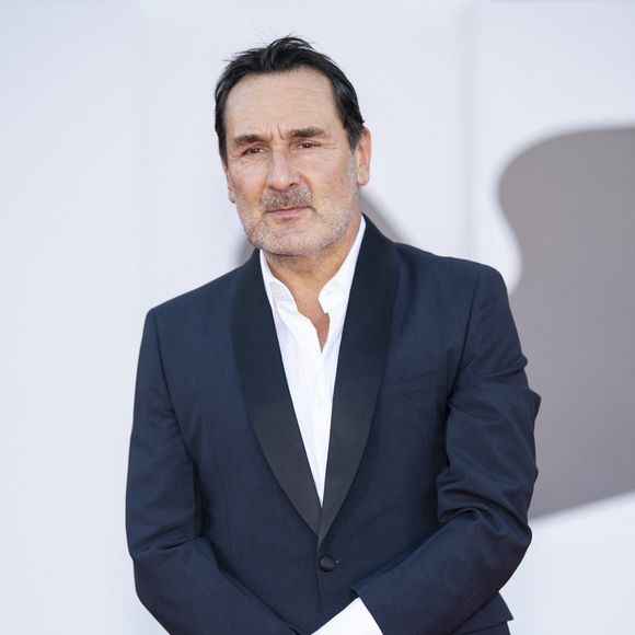 Gilles Lellouche (habillé en Prada, montre Audemars Piguet) lors de la cérémonie de clôture du 82ème Festival International du Film de Venise (La Mostra), Italie, le 6 septembre 2025. © SGP/Bestimage