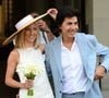 Jean-Lus Lahaye a dit oui une nouvelle fois !
Les jeunes mariés, Jean-Luc Lahaye et sa femme Paola (Lahaye-Aubin) à la sortie de la mairie du 18ème arrondissement de Paris - J.L.Lahaye s'est marié en secondes noces avec sa compagne P.Aubin à la mairie du 18ème arrondissement de Paris, le 2 juillet 2025. © Agence / Bestimage