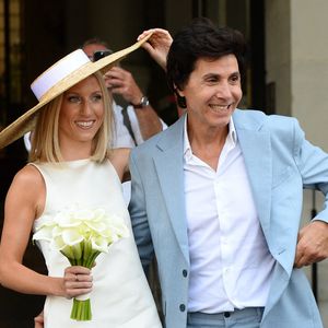 Jean-Lus Lahaye a dit oui une nouvelle fois !

Les jeunes mariés, Jean-Luc Lahaye et sa femme Paola (Lahaye-Aubin) à la sortie de la mairie du 18ème arrondissement de Paris - J.L.Lahaye s'est marié en secondes noces avec sa compagne P.Aubin à la mairie du 18ème arrondissement de Paris, le 2 juillet 2025. © Agence / Bestimage