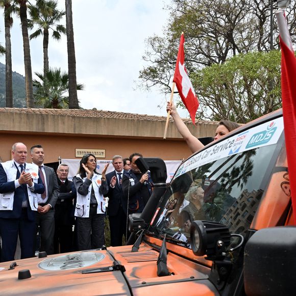Le prince Albert II de Monaco a donné le départ de la 34eme édition du Rallye des Gazelles, depuis le chapiteau de Fonvieille à Monaco, en compagnie de Dominique Serra, la fondatrice et présidente du Rallye, de la marraine de coeur pour 2025, Luana Belmondo, Nadia Fettah Alaoui, la ministre de l'Economie et des Finances du Royaume du Maroc, du président du Conseil National Monégasque, Thomas Brezzo, et des personnalités du gouvernement, le 12 avril 2025© Bruno Bebert / Bestimage