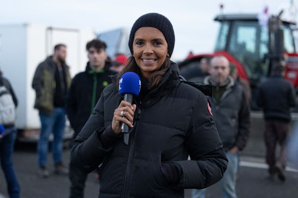 Karine Le Marchand soutient les agriculteurs sur le barrage de l'Autoroute A4 à hauteur de Jossigny en Seine et Marne le 29 Janvier 2024. 
© Jeremy Melloul - Pierre Perusseau / Bestimage