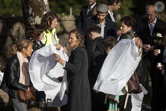 Fanny Groll, la mère de la défunte - Obsèques de Lina, l'adolescente de 15 ans disparue le 23 septembre 2023, en l'Eglise Saint-Arnould de Plaine, le 25 octobre 2024. 
© Elyxandro Cegarra / Panoramic / Bestimage