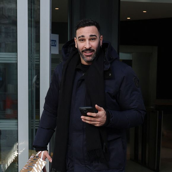 Exclusif - Adil Rami à la sortie des studios de RTL à Neuilly-sur-Seine, France, le 10 janvier 2025. © Bestimage