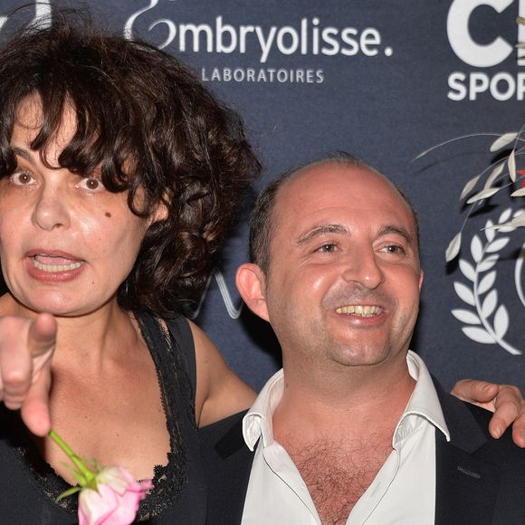 Isabelle Mergault et Jean-Louis Barcelona - Photocall de la 10ème cérémonie des Globes de Cristal au Lido à Paris, le 13 avril 2015.
VEEREN / BESTIMAGE