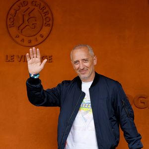 Gad Elmaleh au village lors des Internationaux de France de Tennis de Roland Garros 2025, à Paris, France, le 8 juin 2025. 

© Cyril Moreau/Bestimage