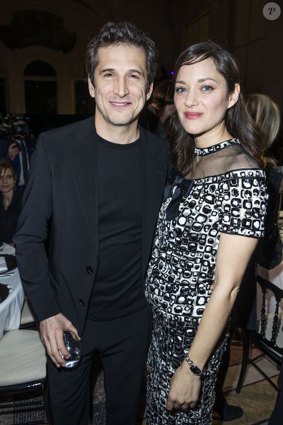 Le comédien a expliqué que son garçon était "curieux" et qu'"Il regarde beaucoup de films". 

Guillaume Canet et sa compagne Marion Cotillard (en Chanel) - Intérieur du dîner Chanel des révélations César 2020 au Petit Palais à Paris, le 13 janvier 2020. © Olivier Borde/Bestimage
