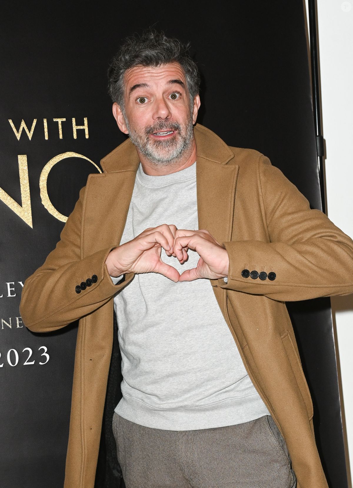 Stéphane Plaza sort exceptionnellement du silence : "Grâce à vous, je suis  encore debout" - Purepeople