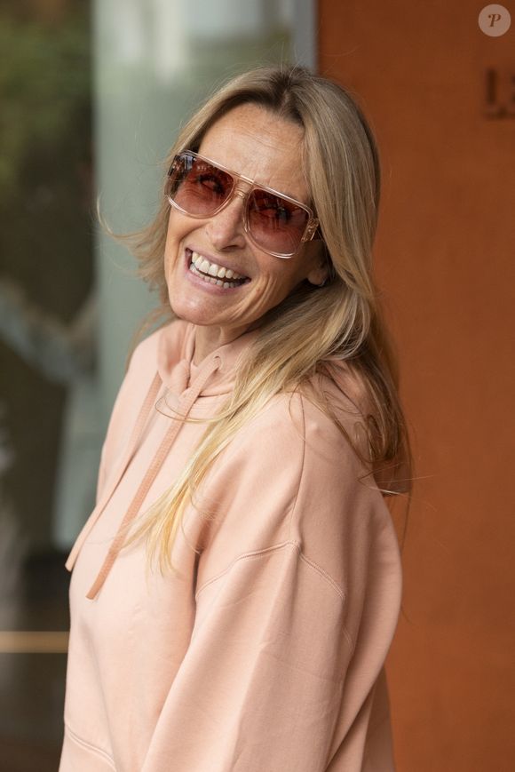 Estelle Lefébure au village lors des Internationaux de France de Tennis de Roland Garros 2025, à Paris, France, le 5 Juin 2025. © Jacovides-Moreau/Bestimage