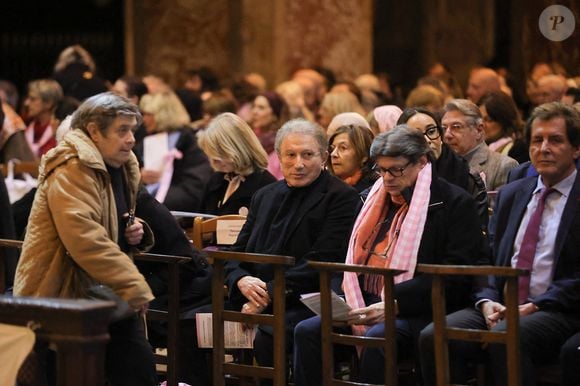 La mémoire de Brigitte Bardot saluée une dernière fois à Paris

L'animateur de télévision français Michel Drucker lors d'une messe commémorative pour l'actrice française Brigitte Bardot à l'église Saint-Roch à Paris. Photo par Nasser Berzane/ABACAPRESS.COM
