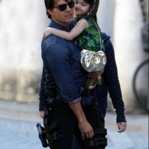 Suri, la fille de Katie Holmes et Tom Cruise, vit à New York avec sa mère depuis des années et est séparée de la star de « Mission Impossible » depuis longtemps. © Backgrid USA / Bestimage