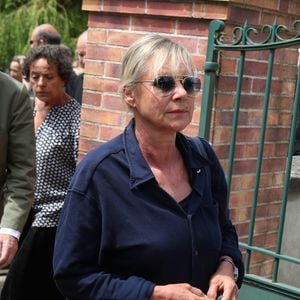 Dorothée (Frédérique Hoschedé) - Obsèques de François Corbier (Alain Roux de son vrai nom) au cimetière de Serez dans l'Eure le 5 juillet 2018.