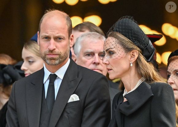 Le prince William et son épouse Kate Middleton durant les obsèques de la duchesse de Kent. © Backgrid UK/ Bestimage