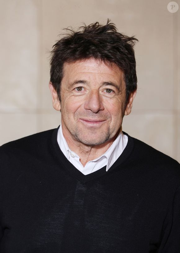 Patrick Bruel a voulu duper les paparazzis.

Patrick Bruel lors de la nomination de Stéphane Bern comme Pape du Patrimoine lors de la Saint Clément au restaurant Alain Ducasse Baccarat, à Paris, France, le 20 novembre 2025. © Denis Guignebourg/Bestimage