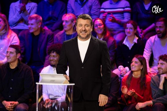 Pour l'occasion, l'animateur s'est entouré d'une sacrée bande de personnalités

Exclusif - Bruno Guillon lors de l'enregistrement de l'émission "Qui Ment?" présentée par B.Guillon et diffusée le 20 août 2026 sur France 2, à Saint-Denis, Seine Daint-Denis, France, le 24 novembre 2025. © Jeremy Melloul/Bestimage