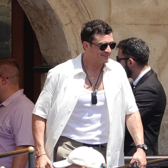 Après des jours de célébrations opulentes et de protestations locales croissantes, la liste des invités vedettes du mariage de Jeff Bezos à Venise commence à rentrer chez elle. Les célébrités ont été vues en train de quitter l'île, clôturant une semaine qui a suscité à la fois glamour et controverse. Cet événement grandiose a laissé des traces dans la ville historique.
©Backgrid UK/ Bestimage



Sur la photo : Orlando Bloom