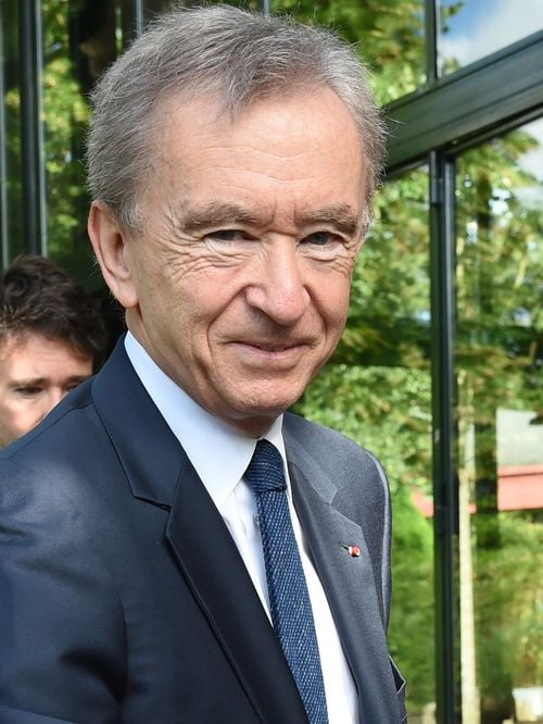 Bernard Arnault ouvre les portes du refuge de Christian Dior : "Je pourrais vivre enfin tranquille" dans ce château entouré de roses et de lavande