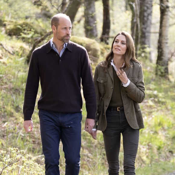 Le prince William, prince de Galles, et Catherine (Kate) Middleton, princesse de Galles, visitent la forêt communautaire d'Ardura et rencontrent les gardes forestiers de Mull et Iona, en Écosse, au Royaume-Uni, le 30 avril 2025. © GoffPhotos/Bestimage