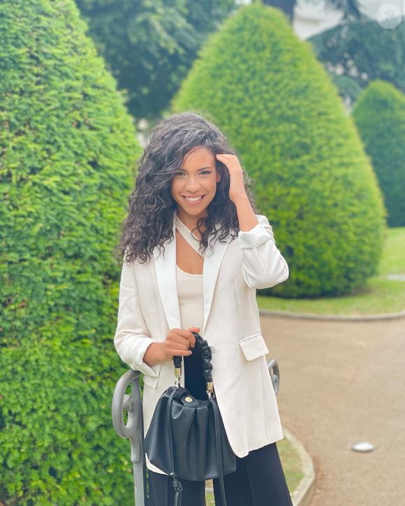 Celui de Marta Guéraud.

Sarah Fitri, ancienne actrice d'"Ici tout commence"