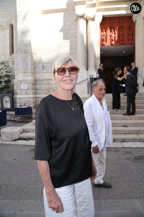 Chantal Ladesou et son mari Michel Ansault lors des obsèques de Philippe Bouvard en l'église Notre-Dame de Bon Voyage à Cannes, le 31 août 2026.
© Chavaroche-Guignebourg / Bestimage