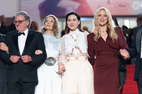 Daniel Auteuil, Jodie Foster, Rebecca Zlotowski, Virginie Efira - Descente des marches du film « Vie privée » lors du 78ème Festival International du Film de Cannes, au Palais des Festivals à Cannes. Le 20 mai 2025
© Olivier Borde / Bestimage