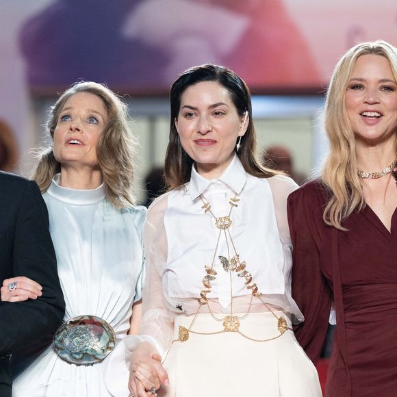 Daniel Auteuil, Jodie Foster, Rebecca Zlotowski, Virginie Efira - Descente des marches du film « Vie privée » lors du 78ème Festival International du Film de Cannes, au Palais des Festivals à Cannes. Le 20 mai 2025
© Olivier Borde / Bestimage