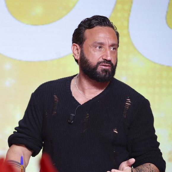 Exclusif - Cyril Hanouna, sur le plateau de l'émission TBT9 (Tout beau tout n9uf) présentée par C.Hanouna et diffusée en direct sur W9 à Paris le 1er décembre 2025. © Jack Tribeca / Bestimage
