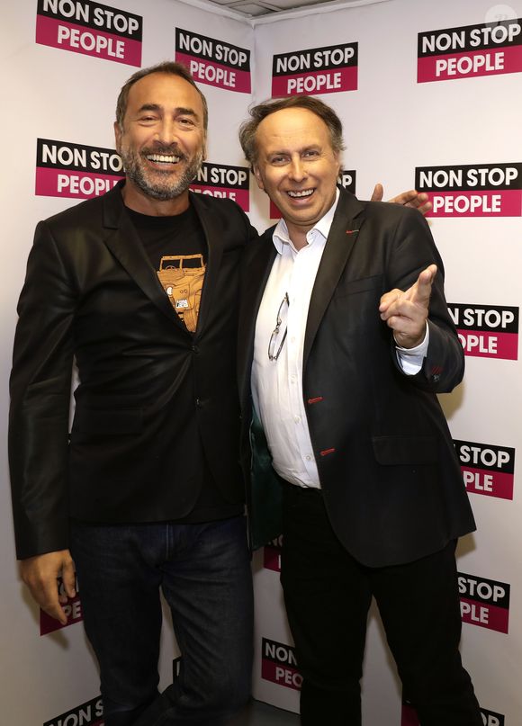 Exclusif - Christophe Combarieu et Alil Vardar - Tournage de l'émission " Face à la scène" pour la chaine Non Stop People à Paris le 4 juin 2020.
© Cedric Perrin / Bestimage