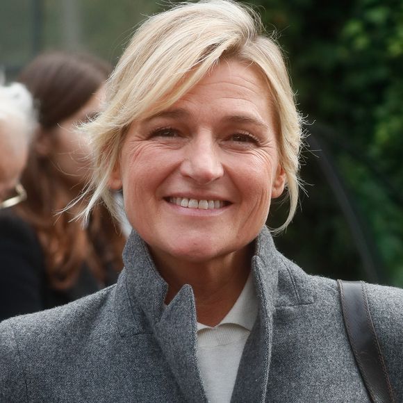 Semi-Exclusif - Anne-Elisabeth Lemoine - Arrivées à l'enregistrement de l'émission "Vivement Dimanche", présentée par M.Drucker et diffusée sur France 3 le 19 novembre, au Studio Gabriel à Paris. Le 31 octobre 2023
© Christophe Clovis / Bestimage