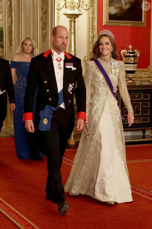 Donald J. Trump (président des Etats-Unis) et la Première dame Melania Trump, le roi Charles III d'Angleterre et Camilla Parker Bowles, reine consort d'Angleterre, le prince William, prince de Galles, et Catherine (Kate) Middleton, princesse de Galles, lors du banquet d'Etat au chateau de Windsor en l'honneur de la visite officielle de président Donald Trump et de la Première dame Melania au Royaume-Uni.

Photo : PA Photo/ Bestimage