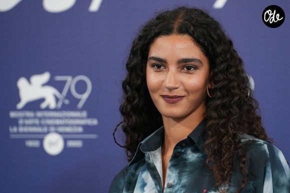 Installée à Montreuil, la créatrice façonne à la main des pièces de vaisselle et d'art uniques.

Nina Zem - Photocall de "Les Miens" au 79ème Festival International du Film de Venise, le 9 septembre 2022. 

© Bestimage