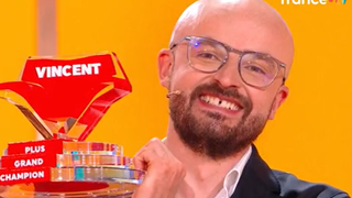 Tout le monde veut prendre sa place : Avec ses 279 900 euros, Vincent sacré plus grand champion de l'histoire du jeu