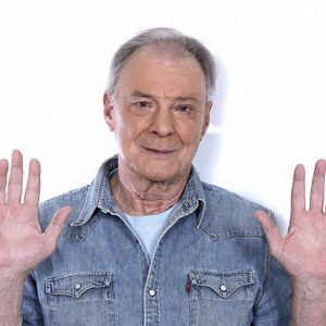 Portrait de Herbert Leonard lors de l'enregistrement de l'émission "Chez Jordan de Luxe" à Paris. Le 8 octobre 2024
© Cédric Perrin / Bestimage