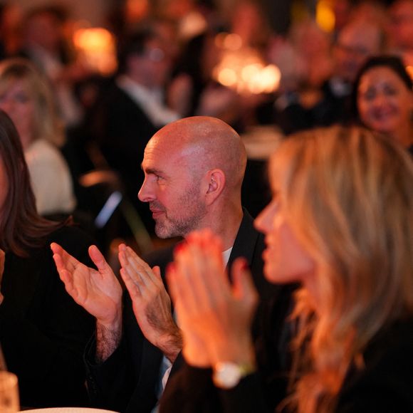 Julien Arruti lors de la soirée annuelle de gala de l'association Hope au pavillon Gabriel à Paris le 14 octobre 2025.
L’association HOPE propose, à travers l’équithérapie et de nombreux ateliers artistiques, un accompagnement destiné aux femmes qui, après l’annonce de leur cancer, souhaitent se reconstruire émotionnellement et retrouver confiance en elles, au-delà du parcours médical.

© Anne-Sophie Guebey / Bestimage