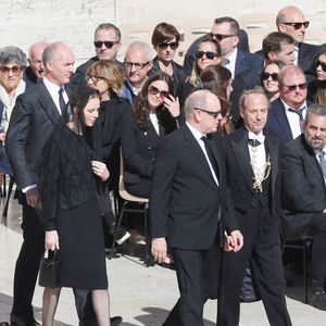 La période de deuil qu'elle observe depuis le décès du pape François, annoncé le lundi de Pâques...

Le prince Albert de Monaco et son épouse la princesse Charlène assistent aux funérailles du pape François, le 26 avril 2025, au Vatican. Photo by Marco Iacobucci/IPA/ABACAPRESS.COM