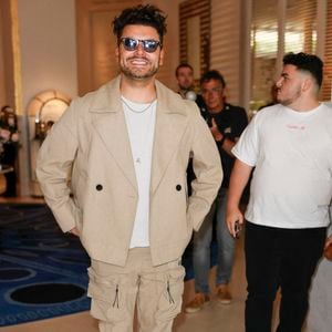 Kev Adams se rend à l'Hôtel Martinez pour assister à une projection avant le 78ème Festival de Cannes le 15 mai 2025 à Cannes, France. Photo by Marco Piovanotto/ABACAPRESS.COM