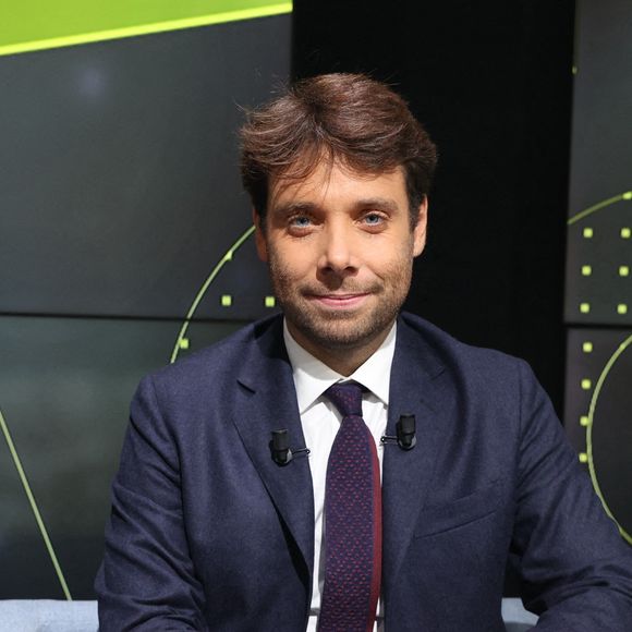 Exclusif - Benjamin Duhamel apparaît pour une interview sur BFM TV le 18 novembre 2024 à Paris, France. Photo by Jerome Dominé/ABACAPRESS.COM