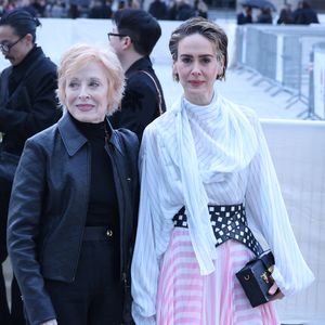 En effet, l'actrice d'"America Horror Story" a dévoilé une touchante déclaration d'amour à sa compagne, âgée de 82 ans.

Sarah Paulson et sa compagne Holland Taylor - Arrivées au défilé de mode Louis Vuitton collection femme automne/hiver 2024-2025 au Louvre à Paris (PFW) le 5 mars 2024.

© Denis Guignebourg / Bestimage