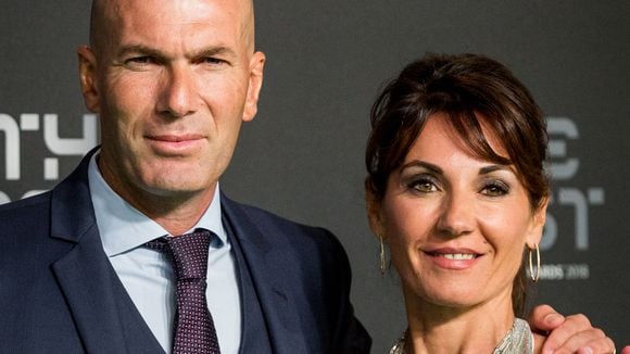 Zinedine et Véronique Zidane bien entourés pendant leurs vacances, leur plus fidèle ami à leurs côtés pour une sortie en bateau remarquée