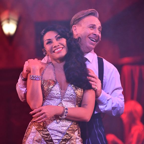 Roberto Alagna (Al Capone), Anggun (dans le rôle de Lily) en représentation lors de la générale de la comédie musicale "Al Capone" aux Folies Bergère à Paris le 9 février 2023.

© Veeren / B. Rindoff / Bestimage