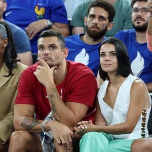 Florent Manaudou et sa compagne Lola Duménil - Les célébrités assistent à la victoire de l'équipe de France de basket face au Canada (82-73) lors des Jeux Olympiques de Paris2024, le 6 août 2024. © Jacovides-Perusseau / Bestimage