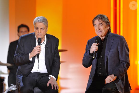 Enrico Macias, Serge Lama - Enregistrement de l' emission " Vivement Dimanche " a Paris le 21 Novembre 2012.  
Crédit : AGENCE / BESTIMAGE