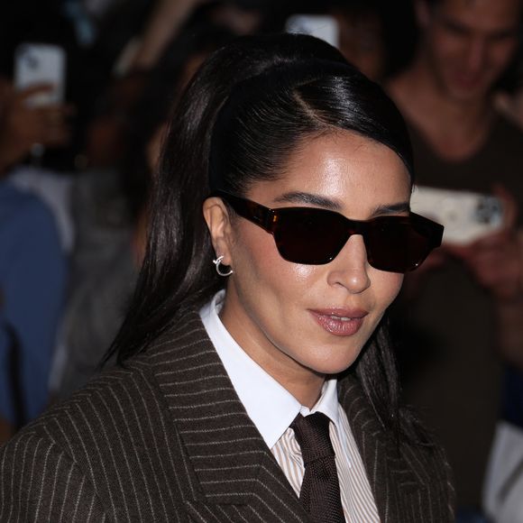 Leila Bekhti - Arrivées au défilé de mode Hommes printemps-été 2025 "AMI Alexandre Mattiussi" lors de la fashion week de Paris. Le 20 juin 2024 © Denis Guignebourg / Bestimage