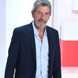 Exclusif - Michel Cymes lors de l'enregistrement de l'émission "Vivement Dimanche" au Studio Gabriel et diffusée le 30 octobre 2022 sur France 3. Photos du 16 octobre 2022. © Guillaume Gaffiot / Bestimage