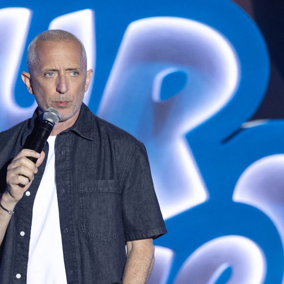 Gad Elmaleh - Enregistrement de l'émission "L'humour à la plage" pour la 2eme édition du festival de Juan les Pins à la pinède Gould le 27 juin 2025. © Bruno Bebert / Bestimage