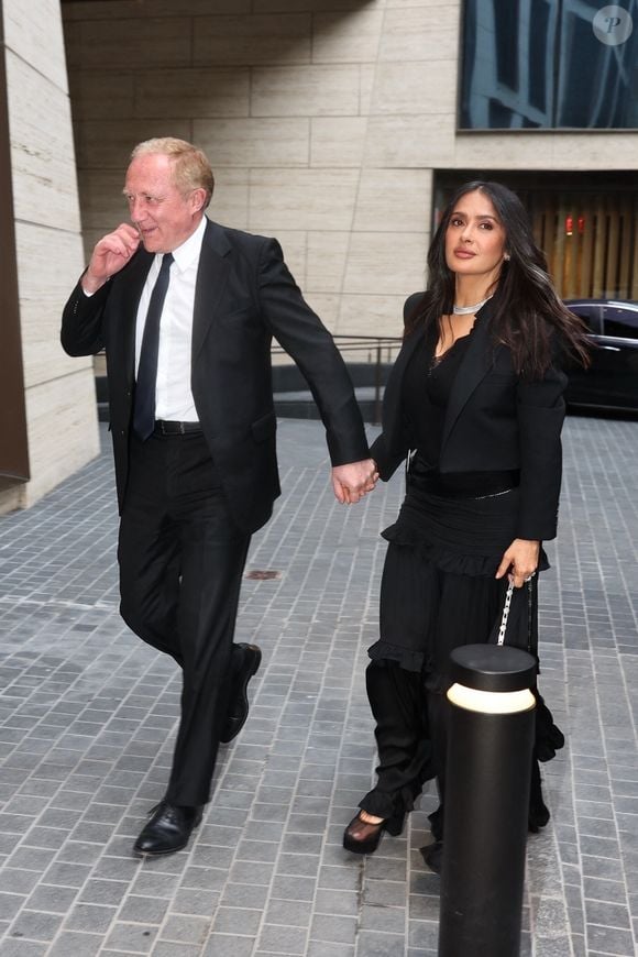 Salma Hayek et son mari François-Henri Pinault ont changé de cadre habituel en se rendant au Tour de France

Salma Hayek et son mari François-Henri Pinault à New York en 2025
©Backgrid USA / Bestimage