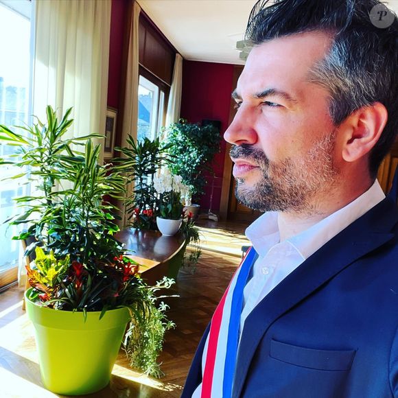 "J’ai décidé de tourner une page, de profiter des dernières années d’enfance de mes amours, de profiter de mes proches, et de me consacrer exclusivement à mon métier d’agent, de manager, et à mon agence." Mathieu Johann pose sur Instagram