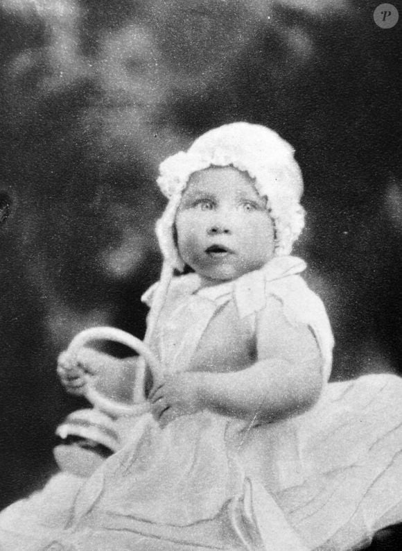 La jeune princesse Margret (sœur de la reine Elizabeth II) âgée de cinq mois. Photo by World History Archive/ABACAPRESS.COM