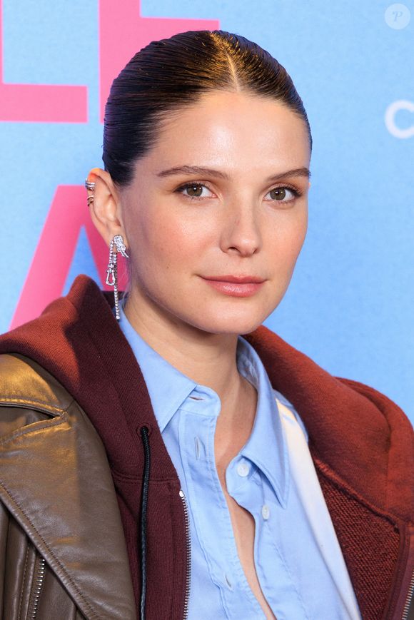 Joséphine Japy, enceinte, assiste au photocall de l'avant-première de "Qui Brille Au Combat" au cinéma Pathe Wepler à Paris, France, le 16 décembre 2025. Photo David Boyer/Abaca