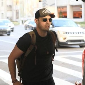Exclusif - Hayden Panettiere et son compagnon Bryan Hickerson arrivent à quelques minutes d'intervalle à l'aéroport de Los Angeles, le 30 novembre 2022. Photo par Backgrid USA / Bestimage