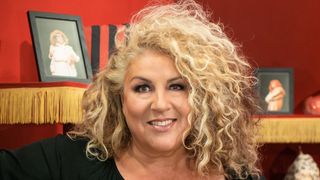 "Je n'y arrive pas" : Marianne James confrontée au regard des autres, son poids lui donne du fil à retordre